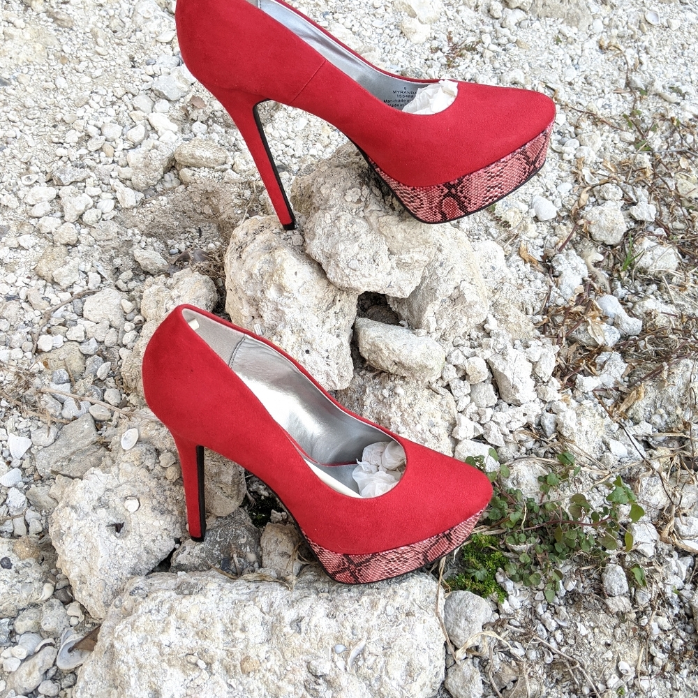 NWB Stilettos